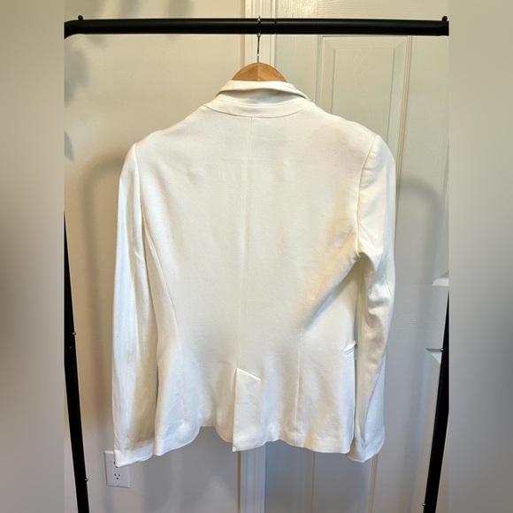 Zara Basic White Blazer - Picture 2 of 6